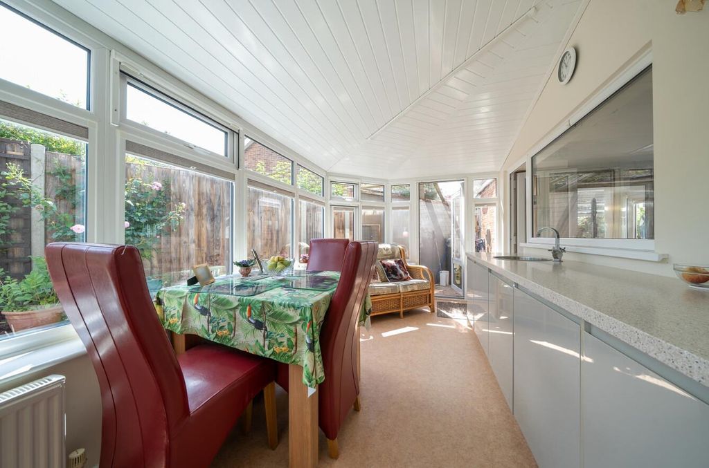 Property photo 3 of 17 Conservatory Utility