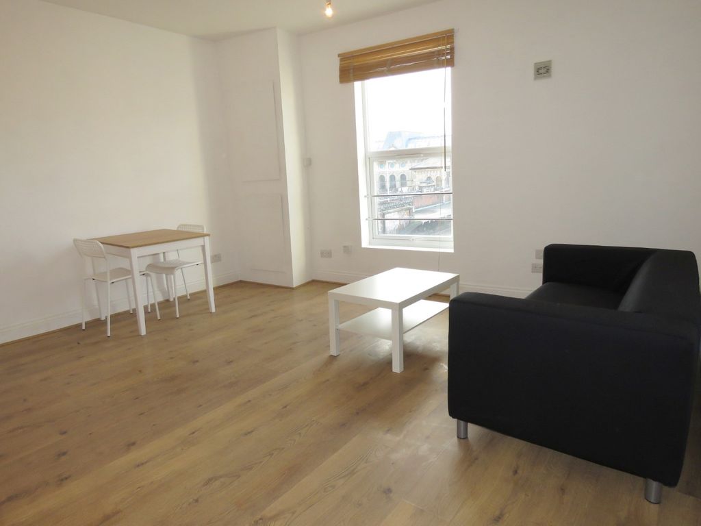 Property photo 1 of 5 Living Room