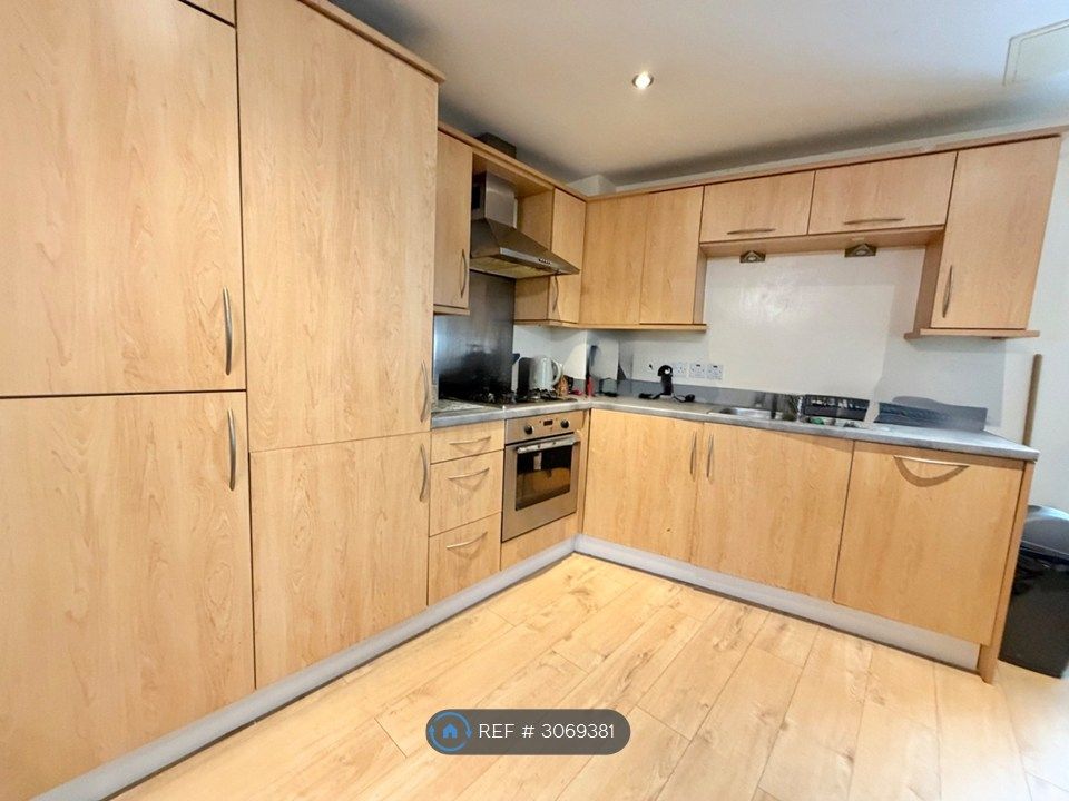 Property photo 2 of 17 Kitchen