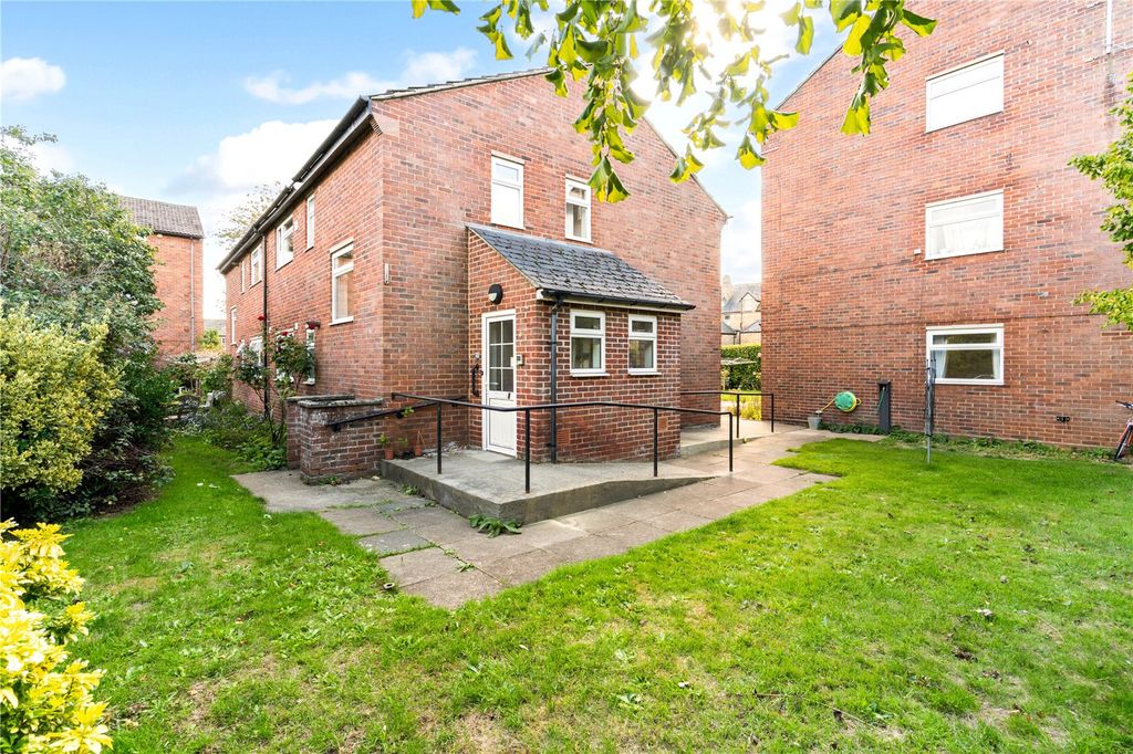 Property photo 1 of 11 Exterior