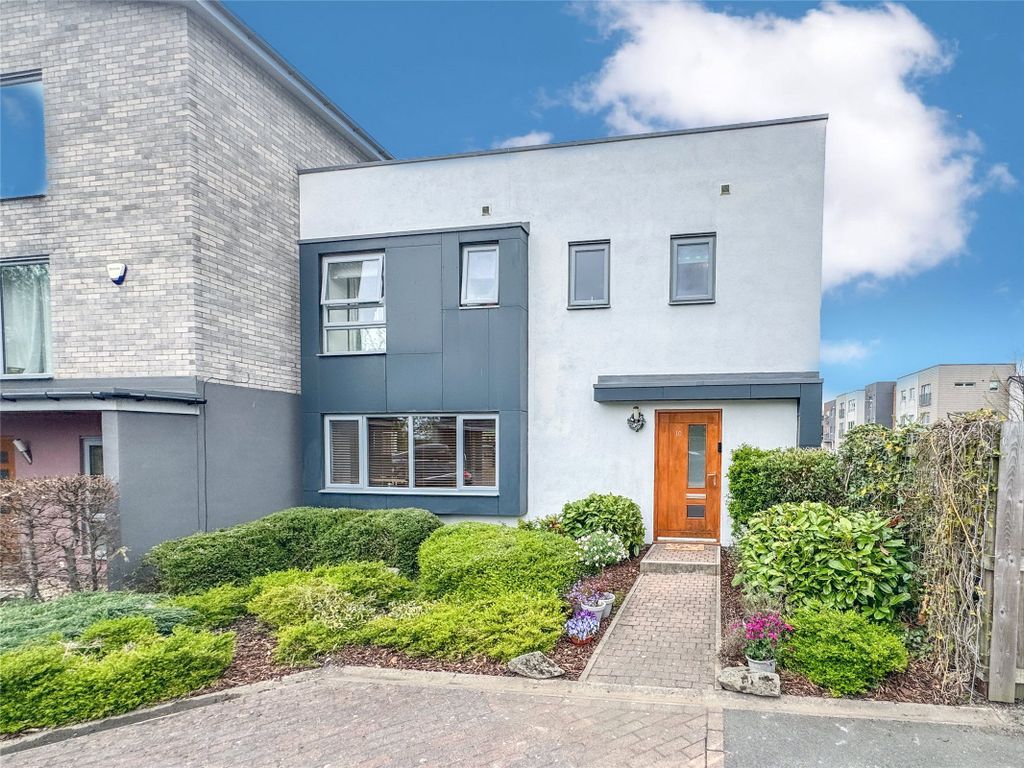 Property photo 1 of 17 External