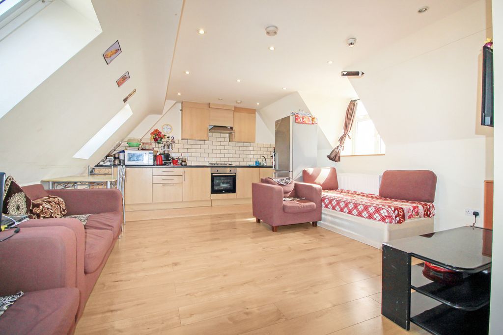 Property photo 2 of 7 Gallery