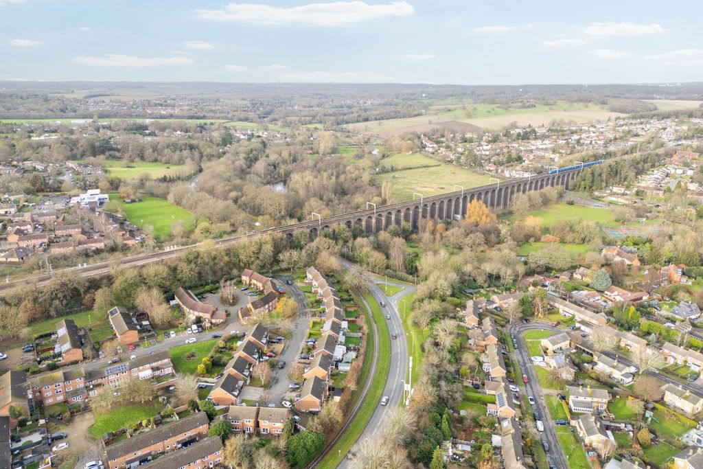 Property photo 2 of 13