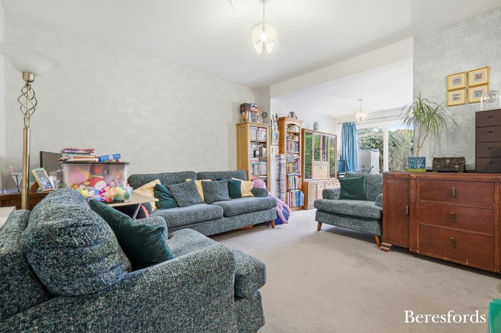 Property photo 2 of 27 Picture No. 20