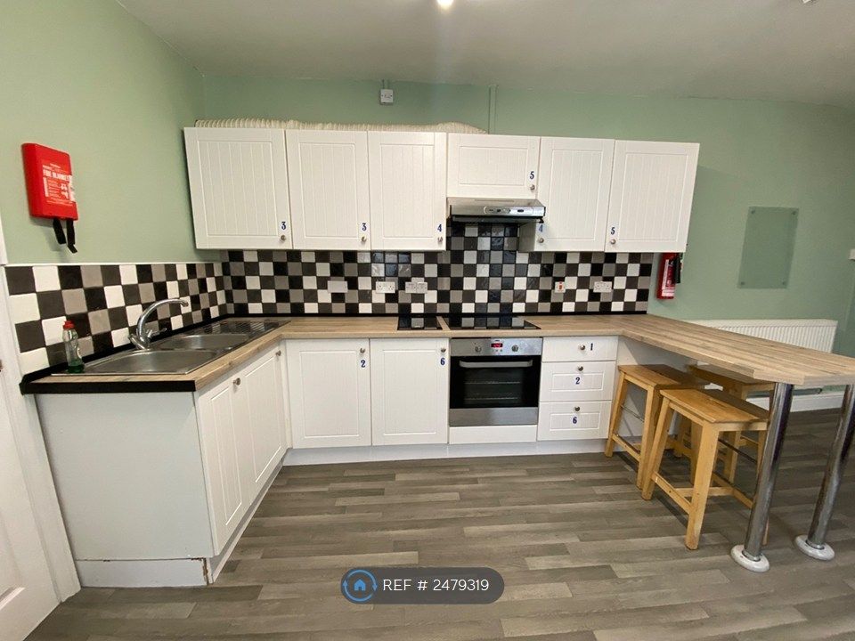 Property photo 1 of 20 Kitchen