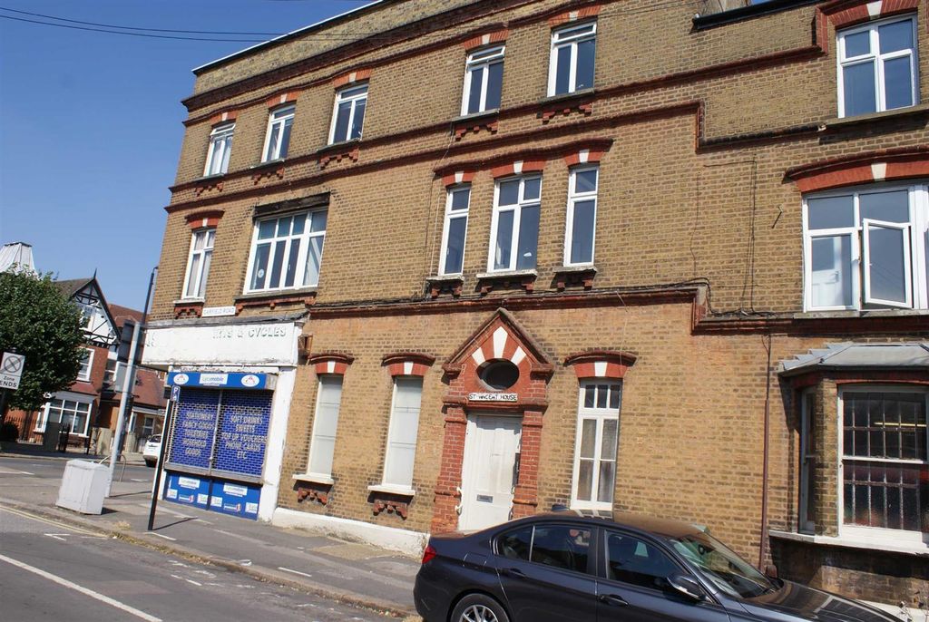 Property photo 1 of 3