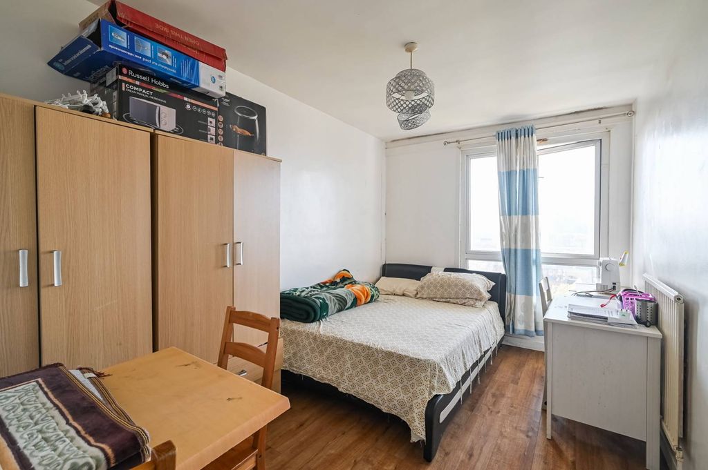 Property photo 3 of 11