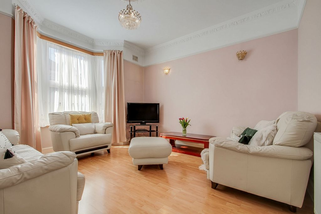 Property photo 3 of 16 Photo 2