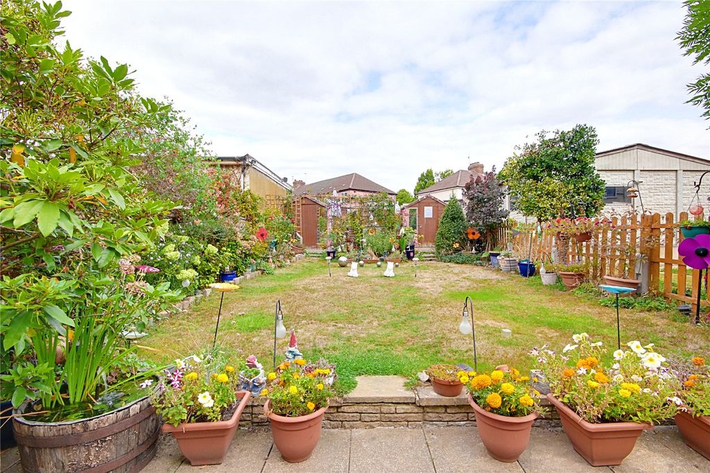 Property photo 2 of 19 Picture No. 17