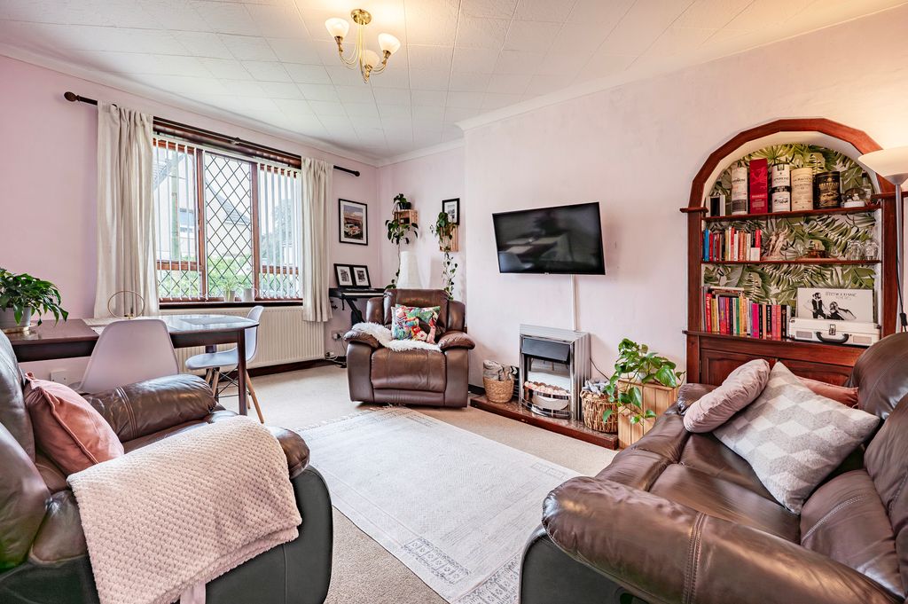 Property photo 3 of 35
