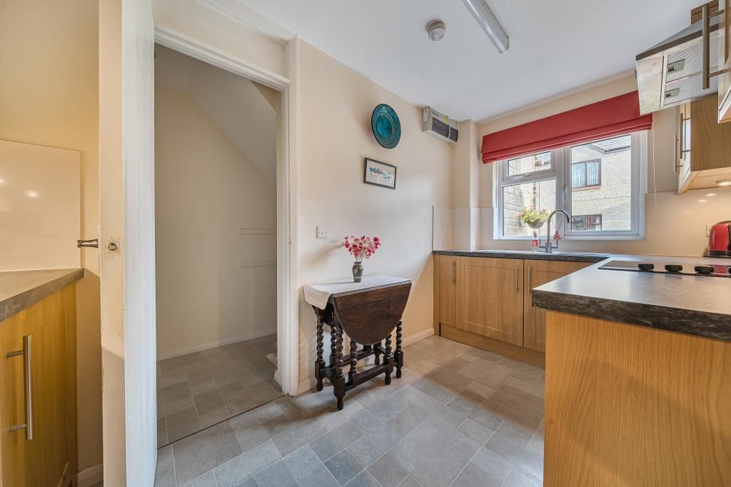 Property photo 3 of 19 Kitchen