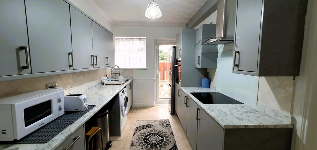 Property photo 2 of 19