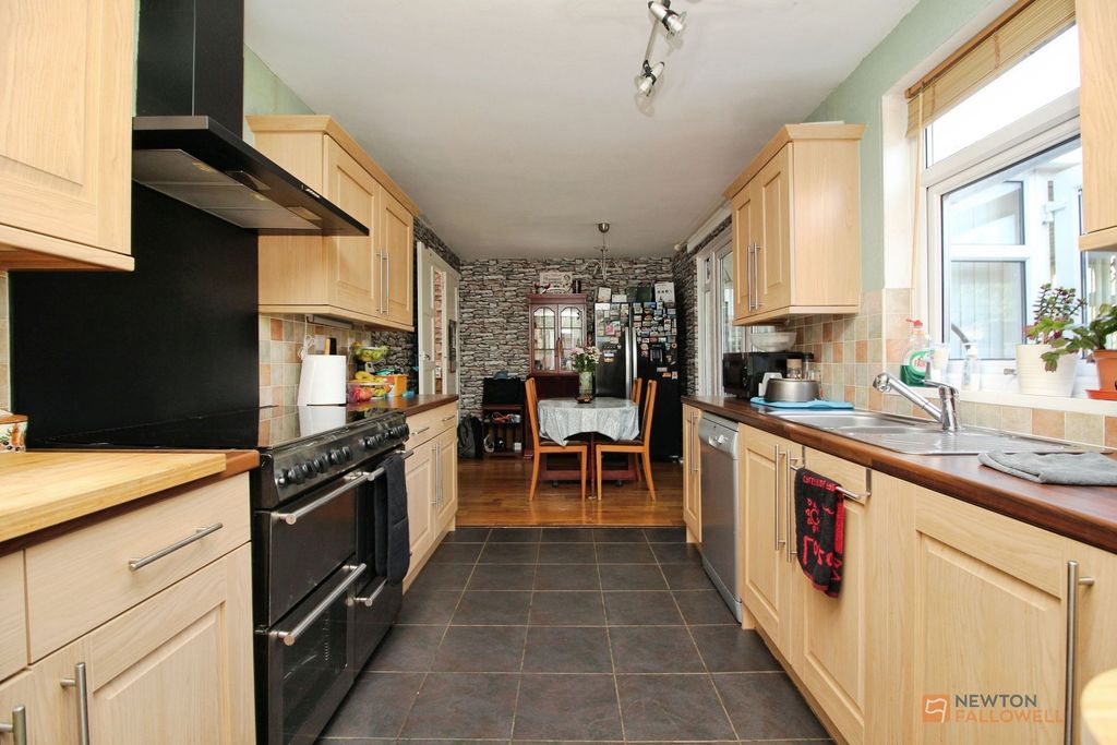 Property photo 3 of 22
