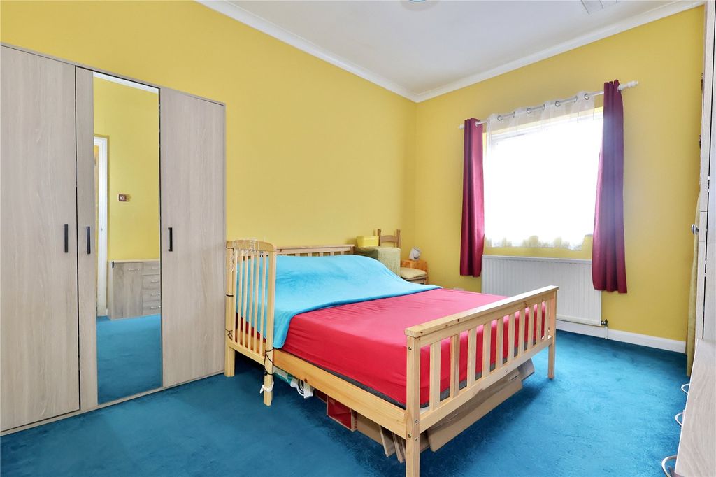 Additional image 4 of 1 bed flat for saleBroomhall Road, Woking, Surrey GU21