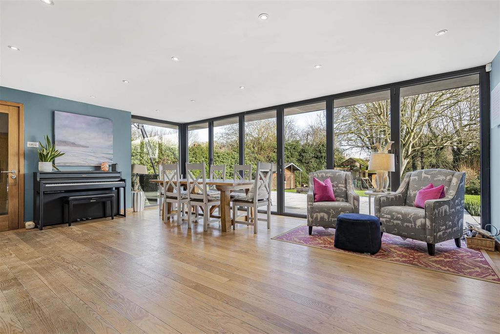 Property photo 2 of 37 79_72840.Jpg