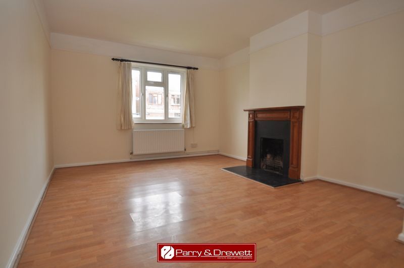 Property photo 3 of 7 Photo 7