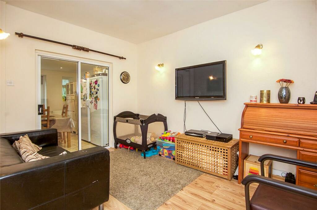 Property photo 3 of 11