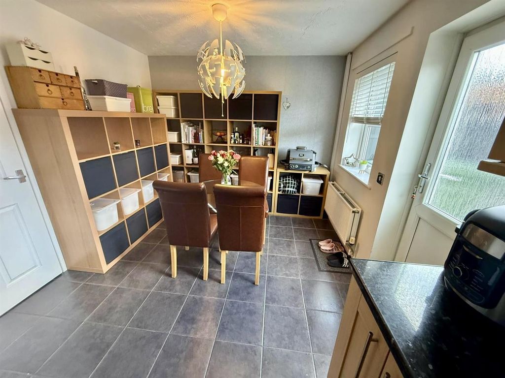 Property photo 3 of 10 Dining Room