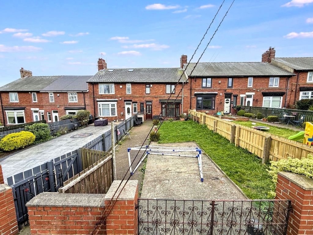 Property photo 1 of 4