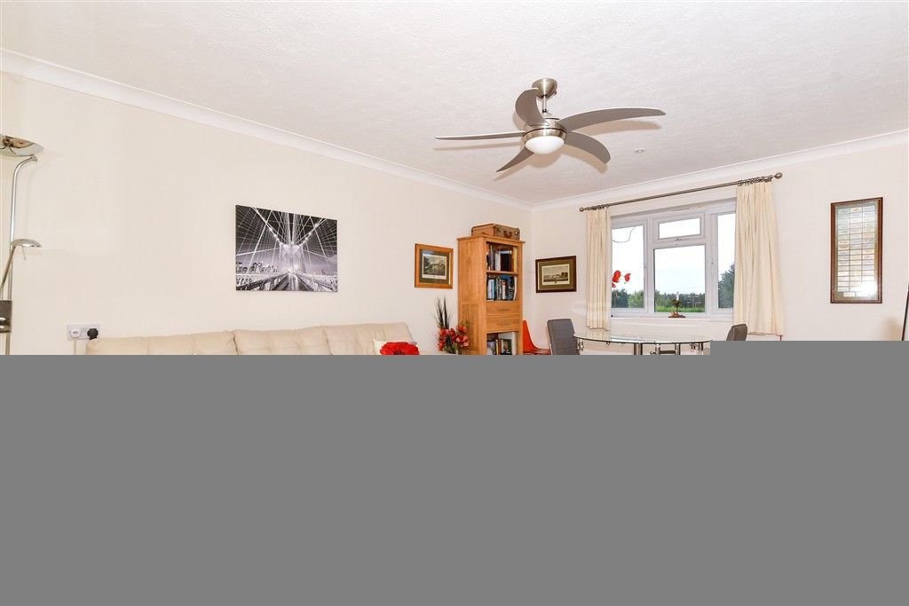 Property photo 2 of 10 Lounge/Diner