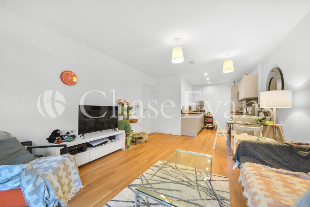 Property photo 3 of 17 Living