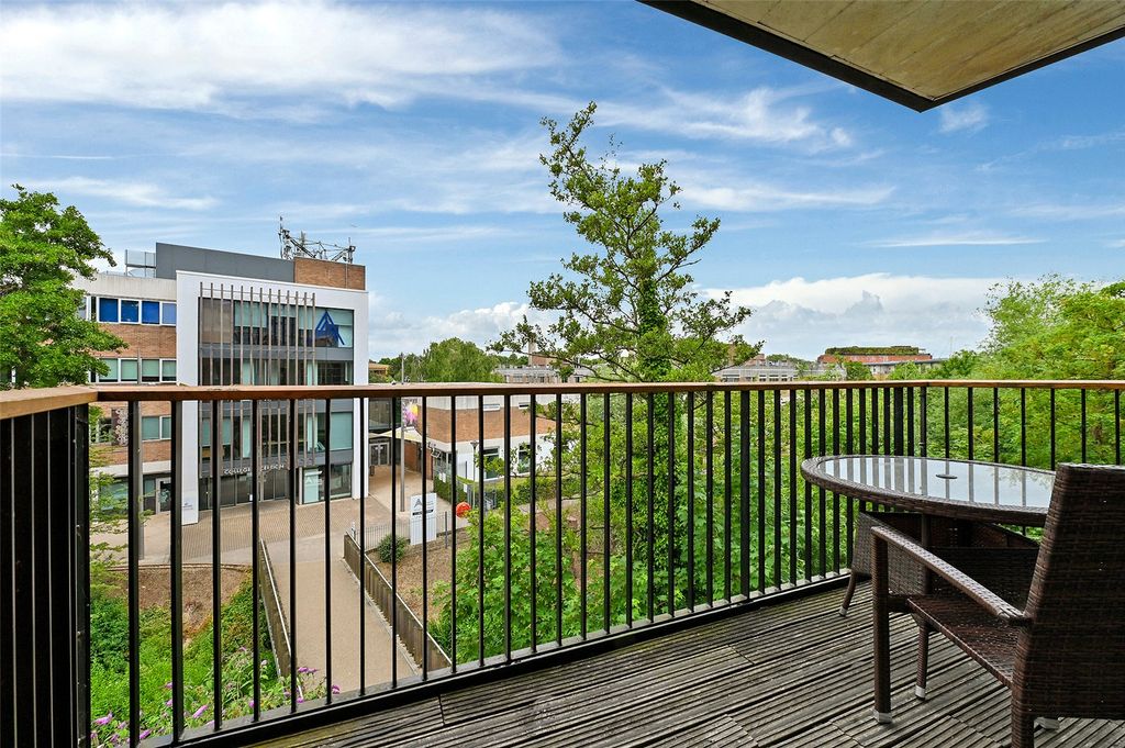 Property photo 2 of 14 Balcony