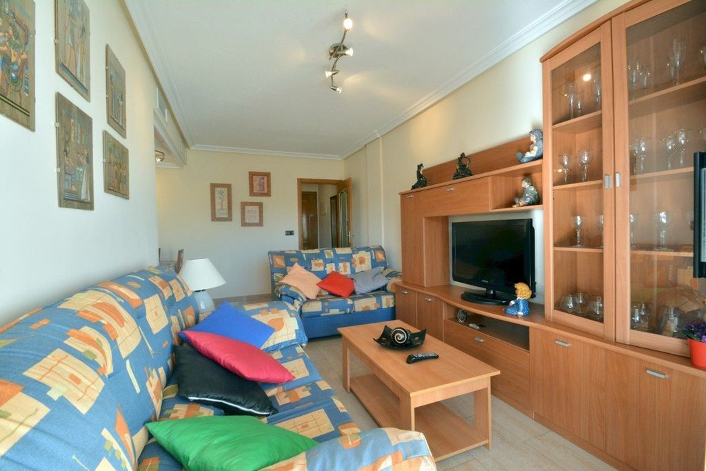 Property photo 2 of 32
