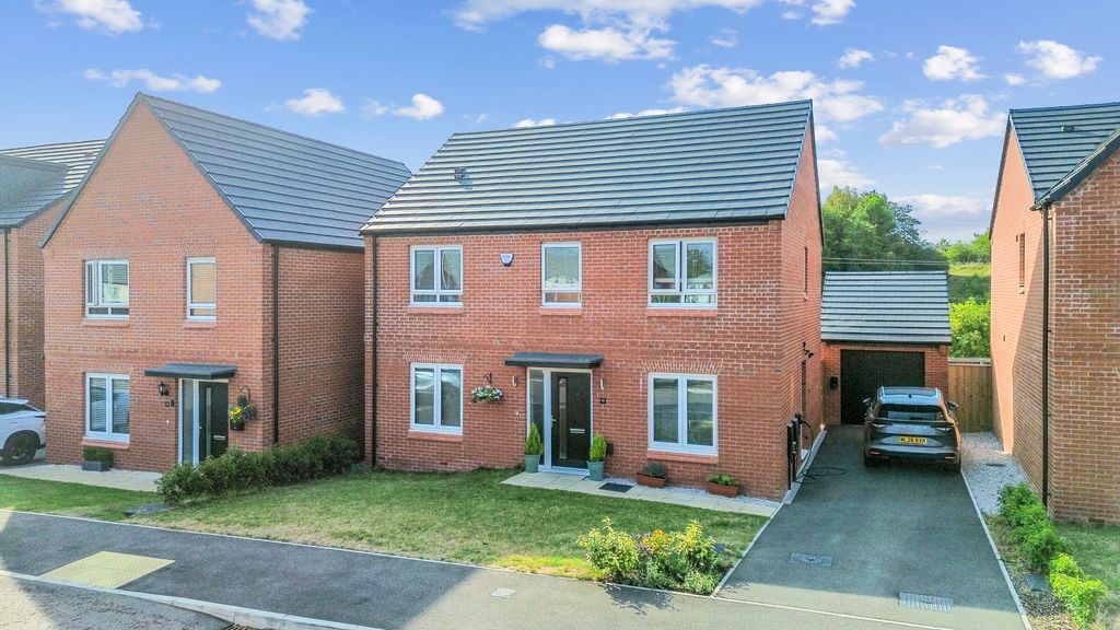 Property photo 2 of 47