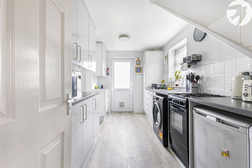 Property photo 2 of 14 Picture No. 13