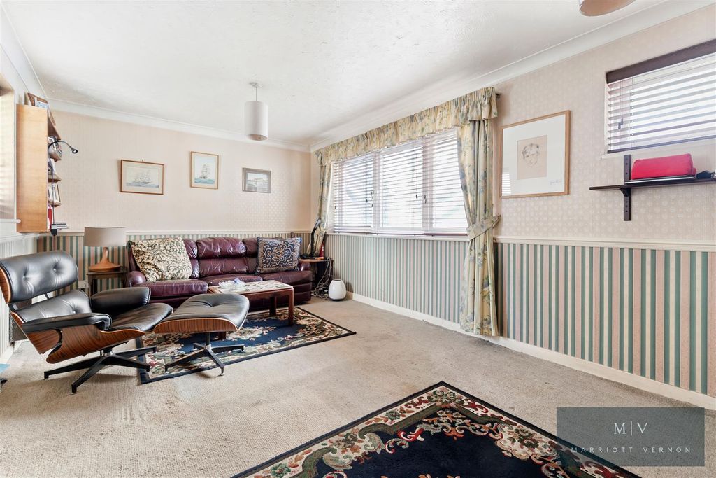 Property photo 2 of 11 Shannon Court 8 MV-6.Jpg