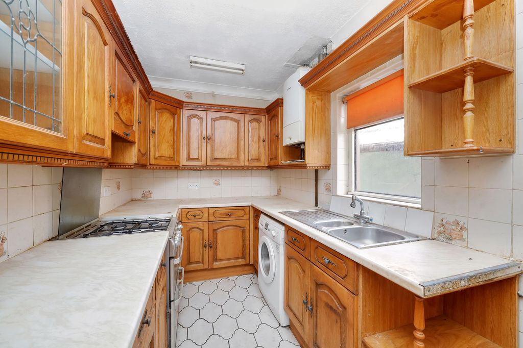 Property photo 3 of 21