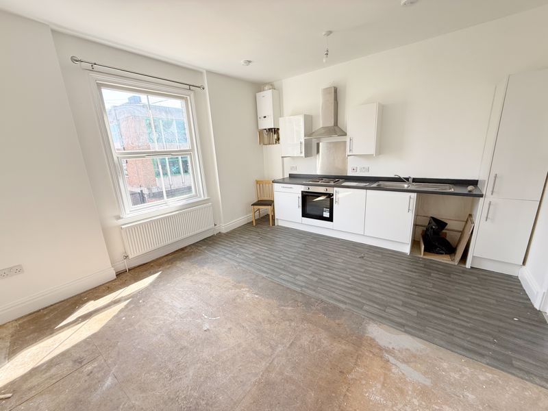 Property photo 2 of 4 Lounge/Kitchen