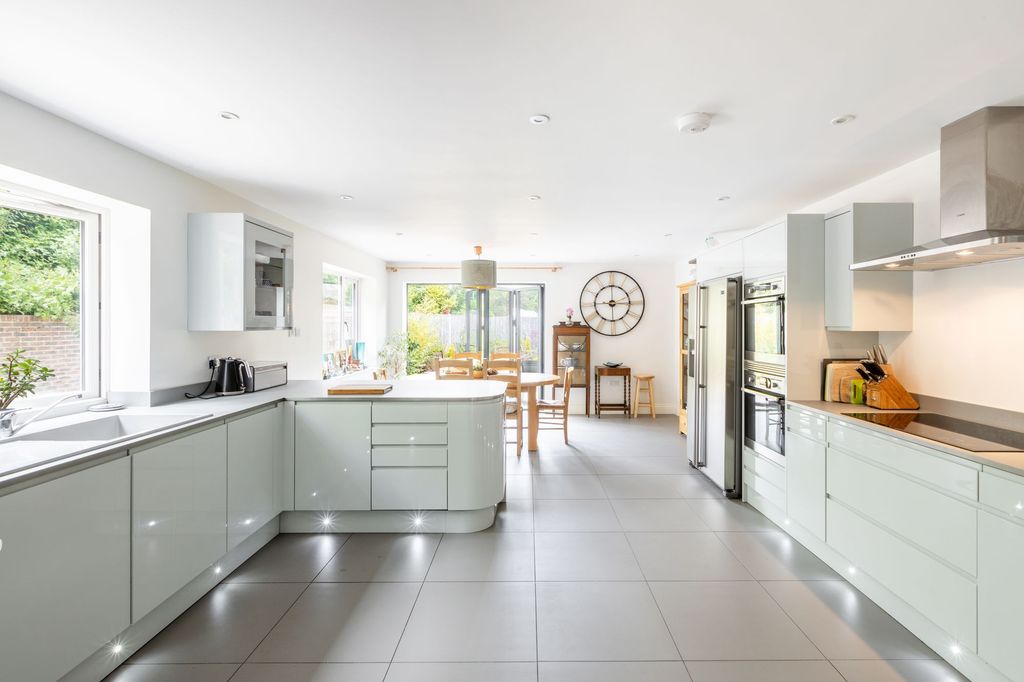 Property photo 2 of 13