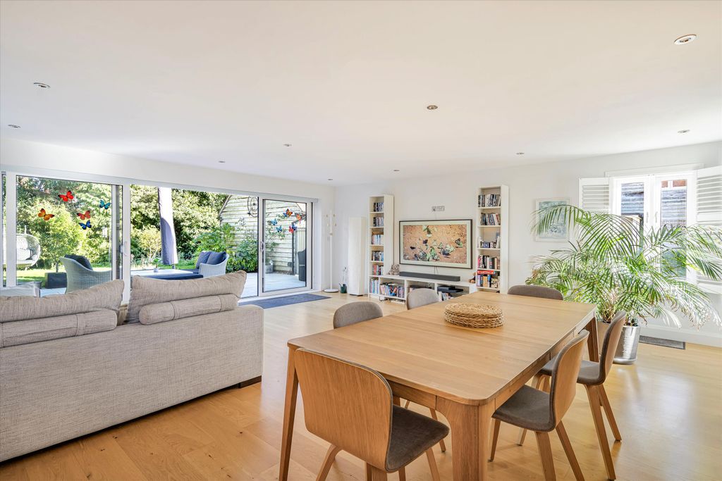 Property photo 3 of 20 Image