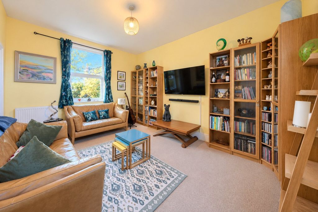 Property photo 3 of 13 Picture No. 02