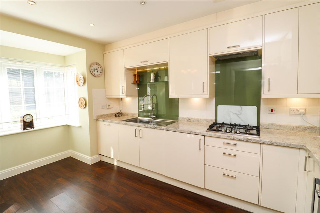 Property photo 3 of 24 Kitchen