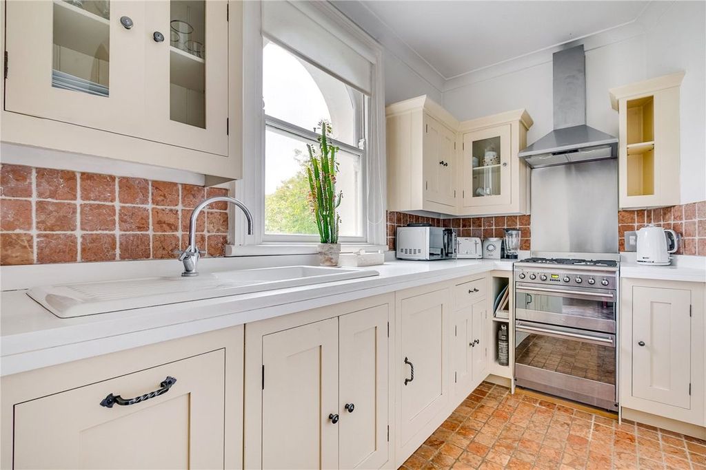 Property photo 2 of 5