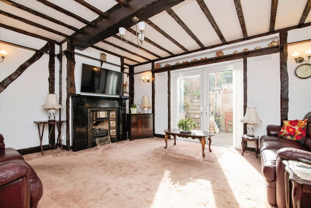 Property photo 2 of 17