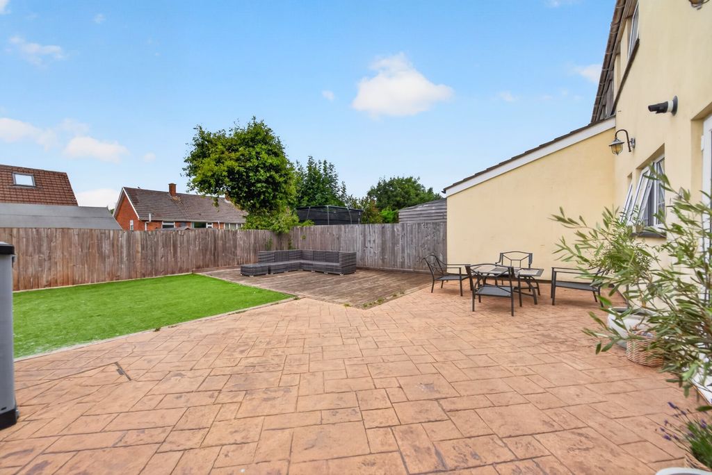 Property photo 2 of 31 5301817
