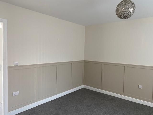 Property photo 3 of 24 Lounge 2.Jpg