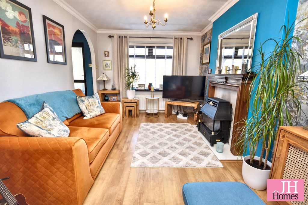 Property photo 3 of 18
