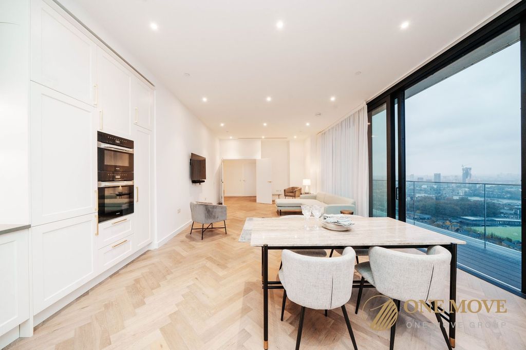 Property photo 2 of 20 Living Room