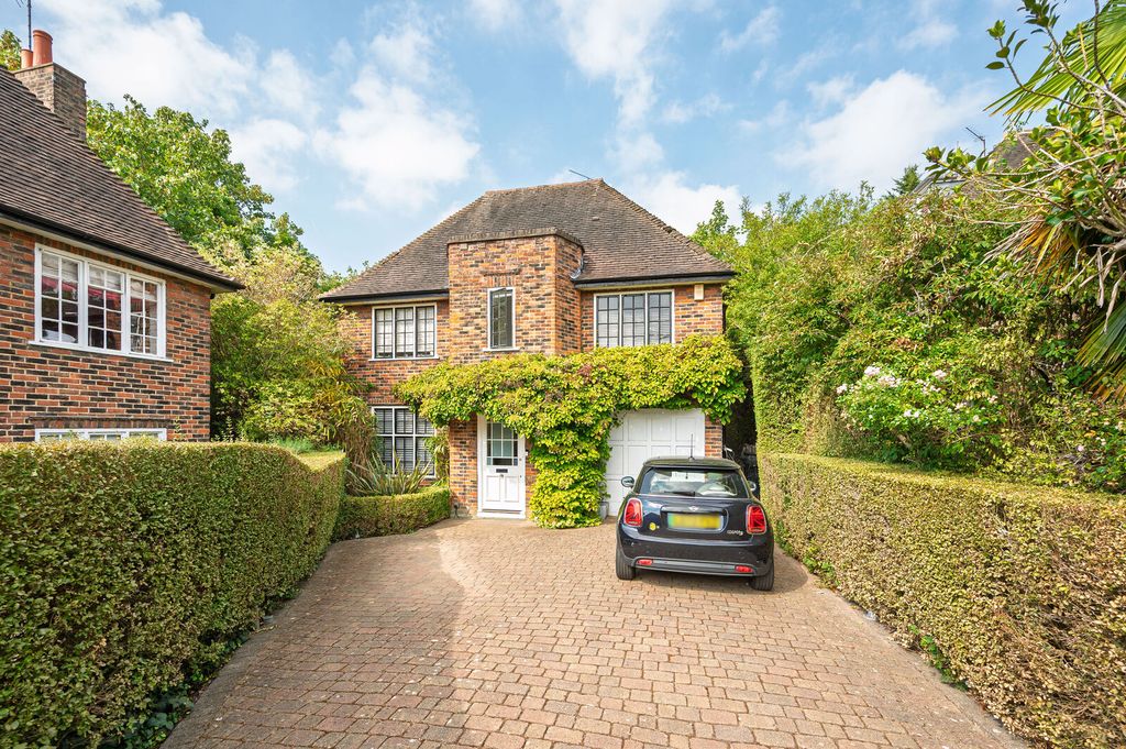 Property photo 1 of 18