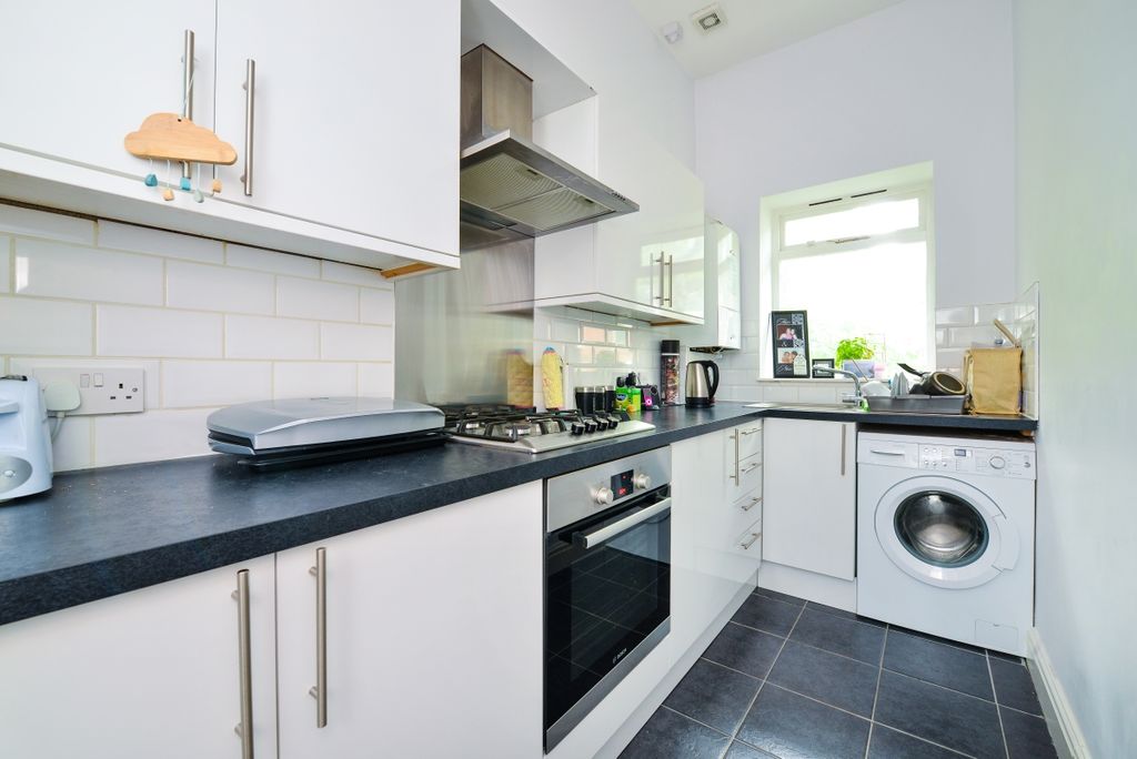 Property photo 1 of 8 Kitchen