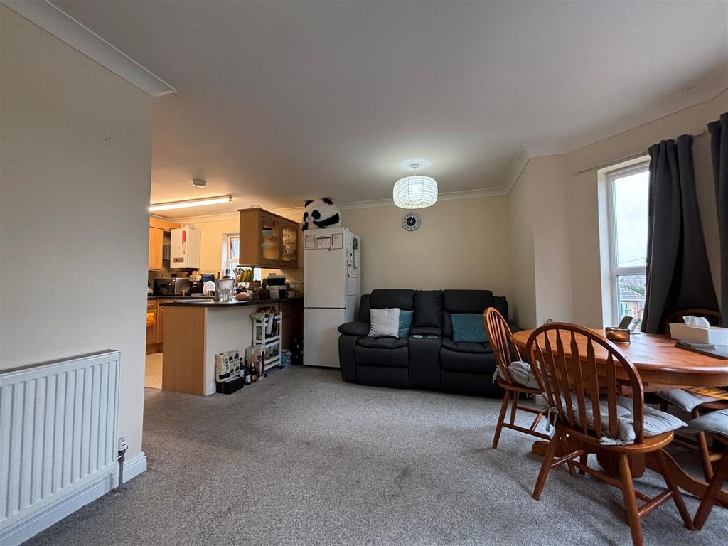 Property photo 3 of 7 Living/Dining Room