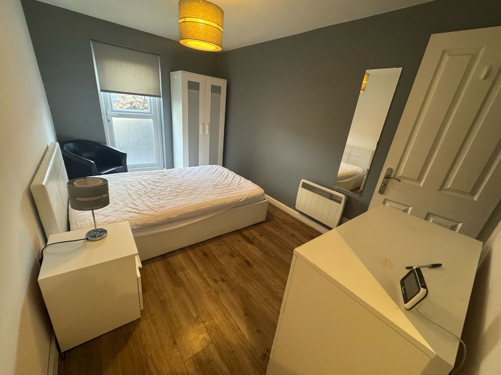 Property photo 3 of 7 3985033