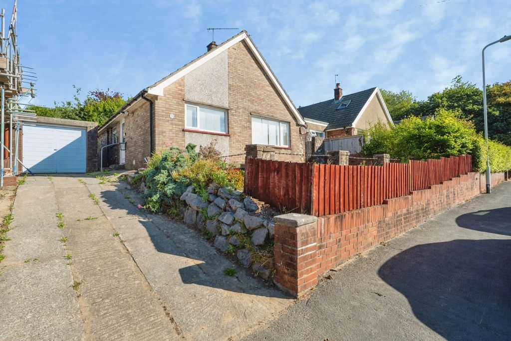 Property photo 1 of 19 Pbox-Img.Jpg