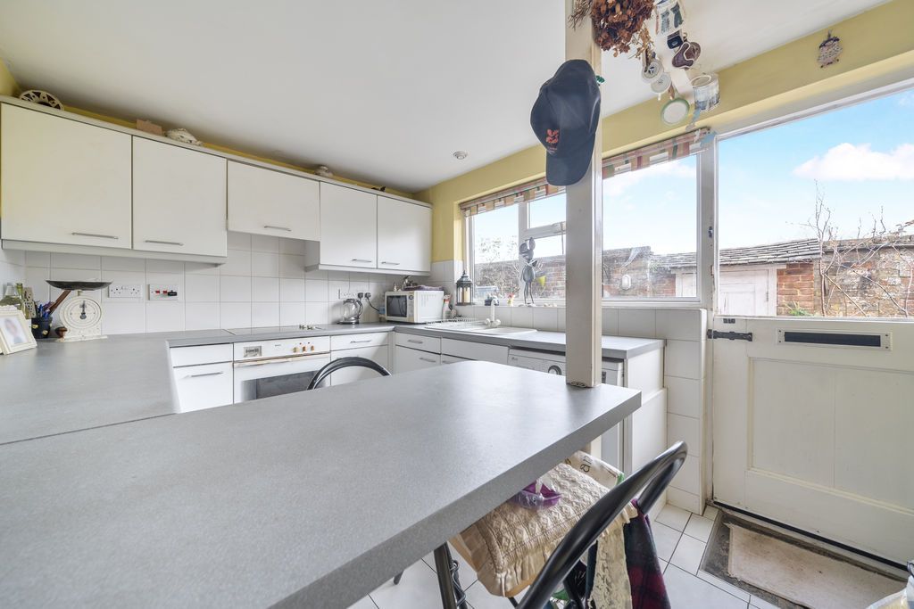 Property photo 3 of 16 Photo 8