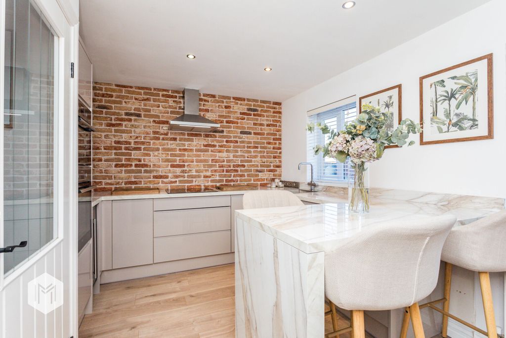 Property photo 2 of 25 Picture No. 08