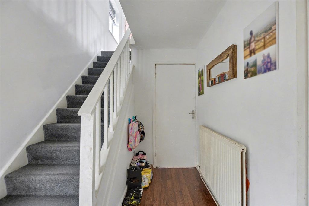 Property photo 3 of 26 Entrance Hall_1.Jpeg